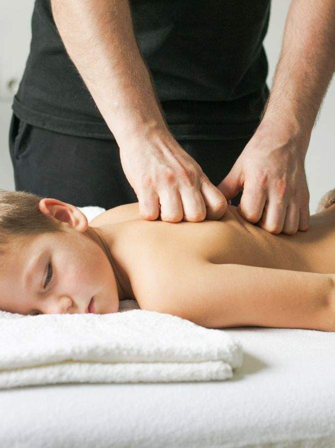 Un ostéopathe au service des enfants à Paris