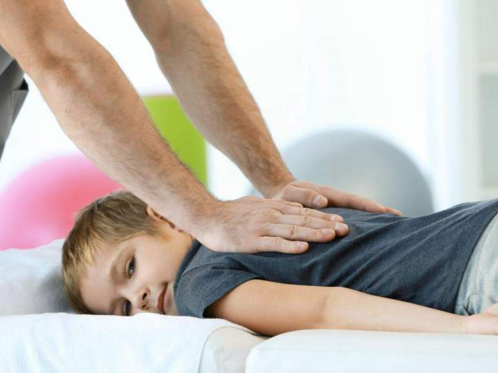 Un ostéopathe au service des enfants à Paris